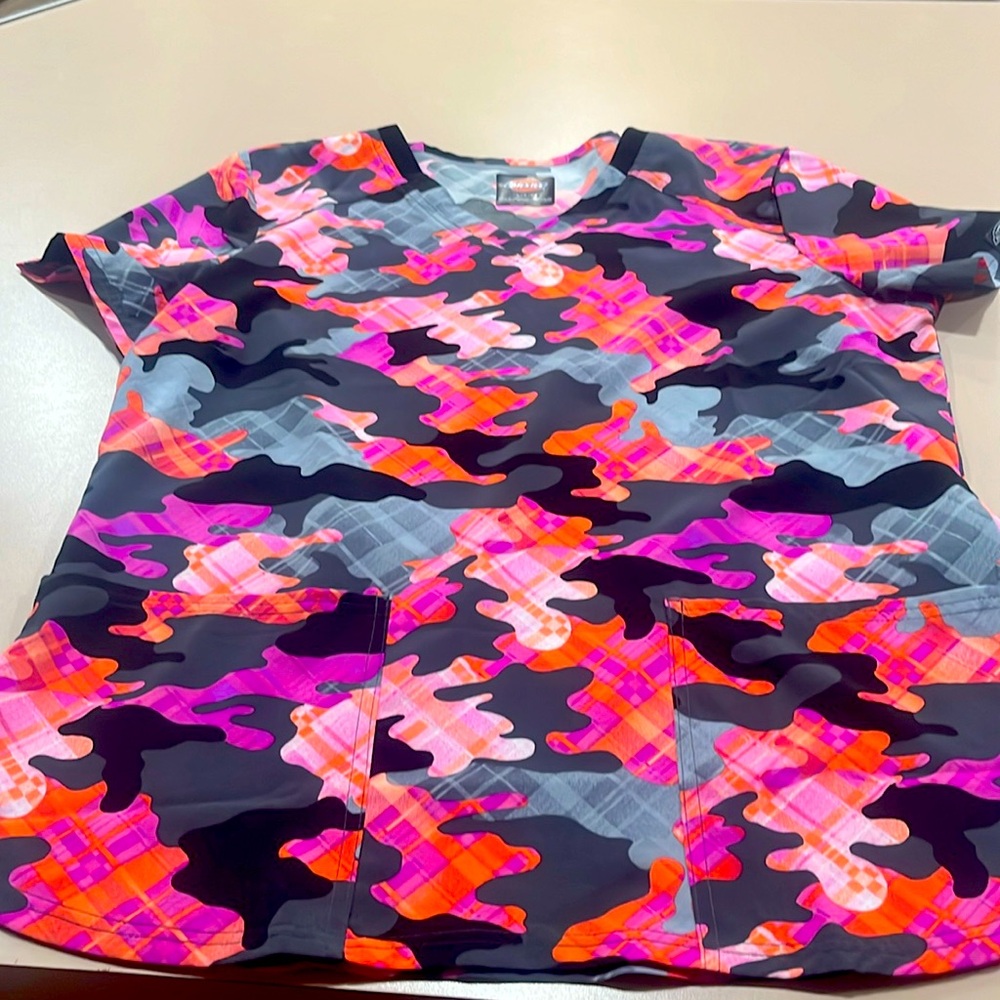 Dickie women’s scrub top. Pink camo print.  worn only a couple of times.